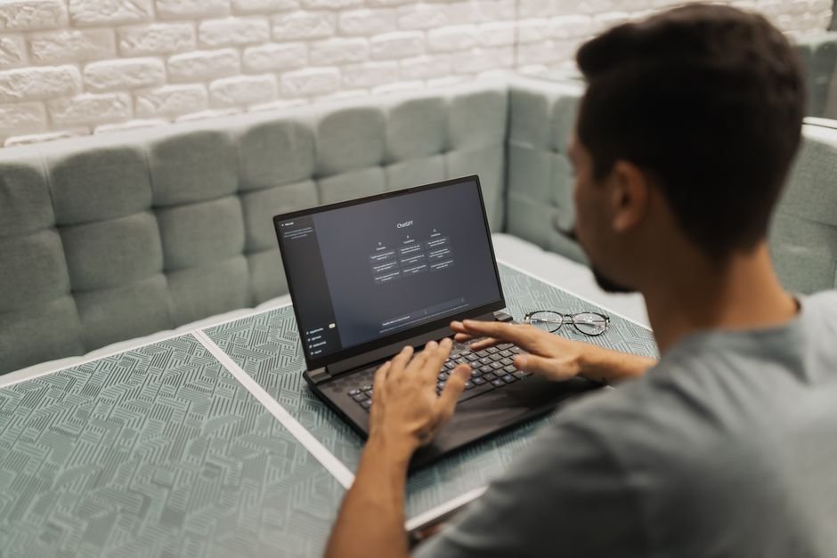 How to Buy an AI Agent Without Getting Sold a Chatbot: A 5-Question Checklist for SMBs | startmit.com how to buy an ai agent without getting s